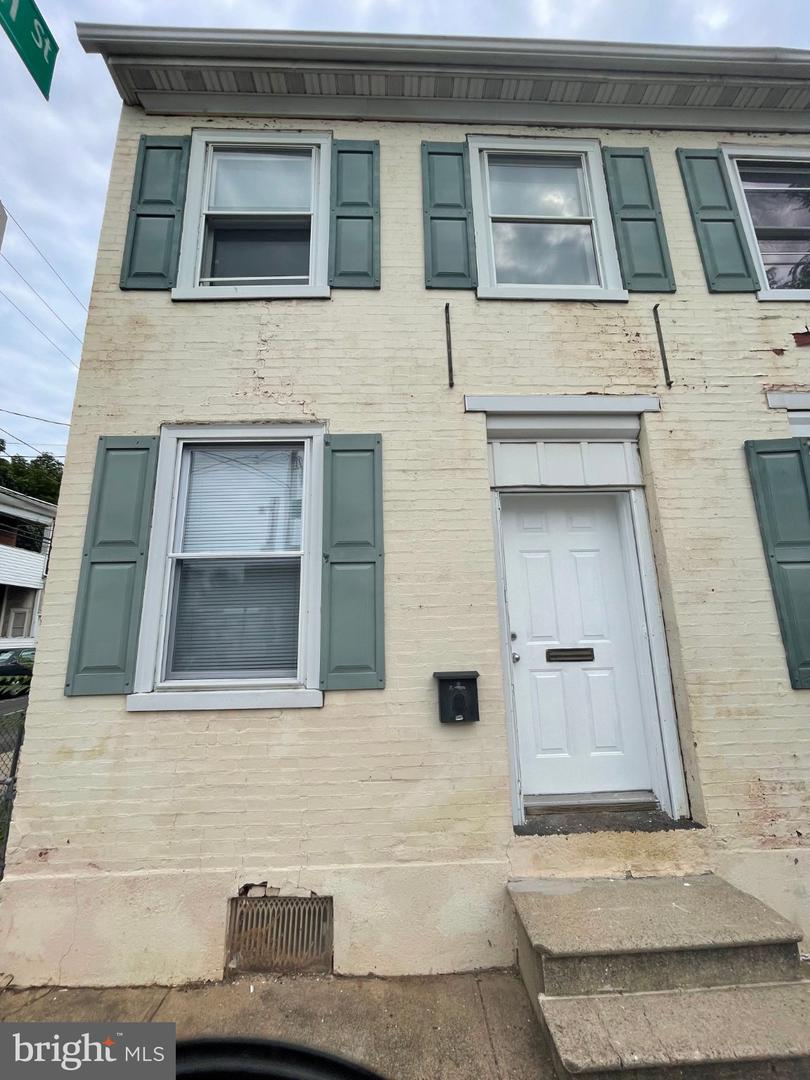 503 KING ST Property Photo 1