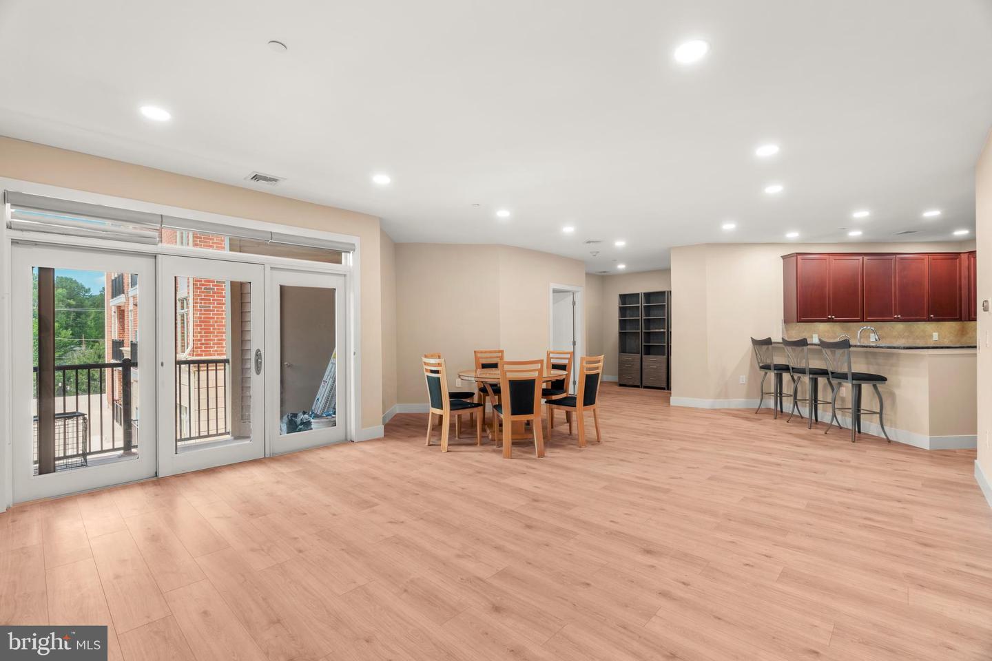 354 Carson Ter Property Photo 5