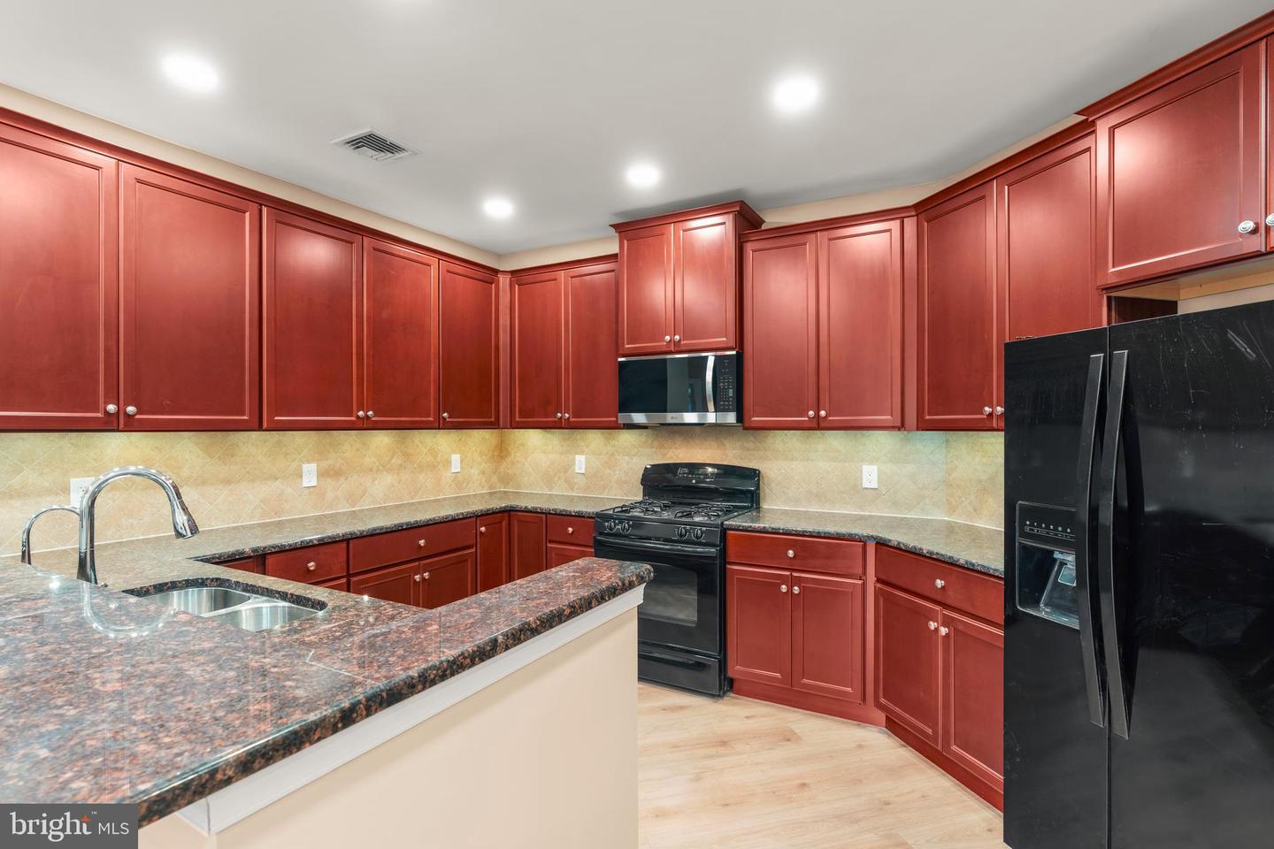 354 Carson Ter Property Photo 13
