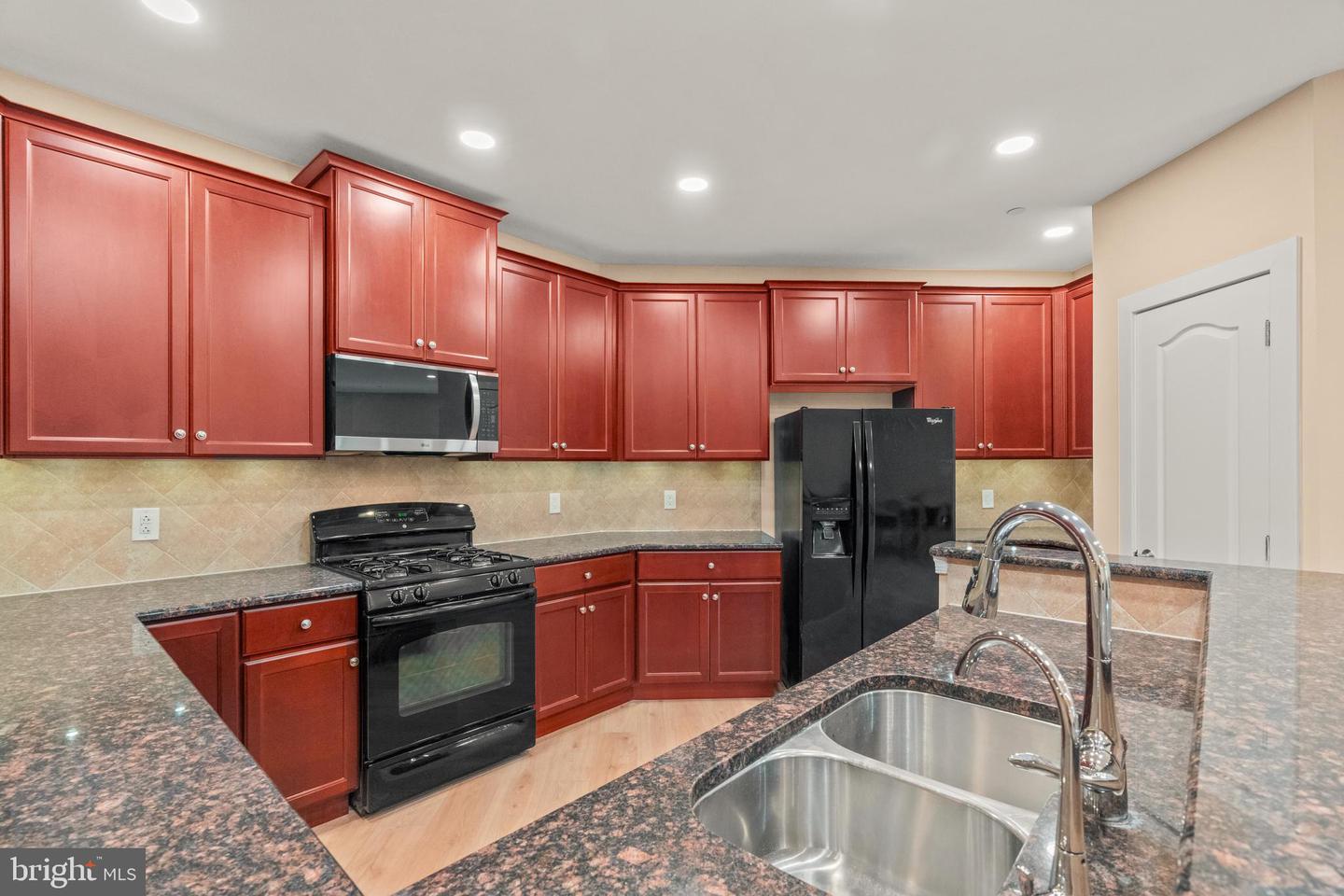 354 Carson Ter Property Photo 14