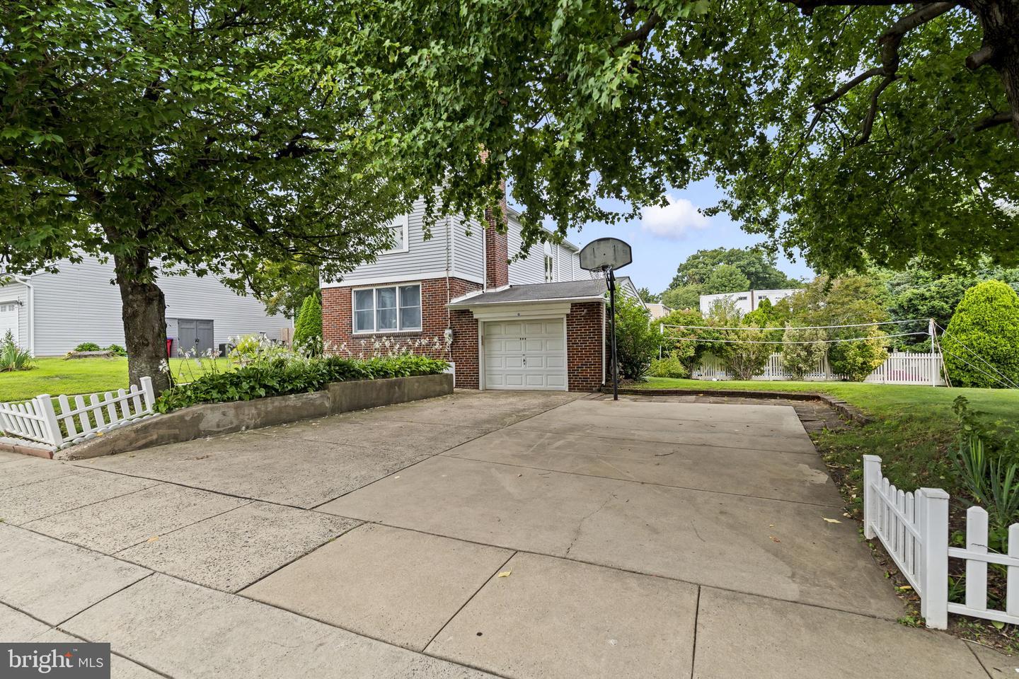 133 N Central Ave Property Photo 49