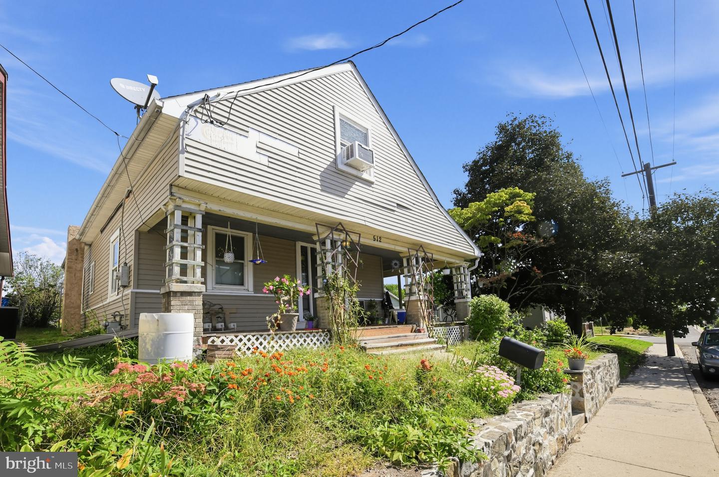 512 Elm St # Property Photo 7