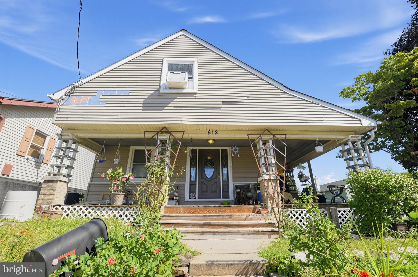 512 Elm St # Property Photo 8