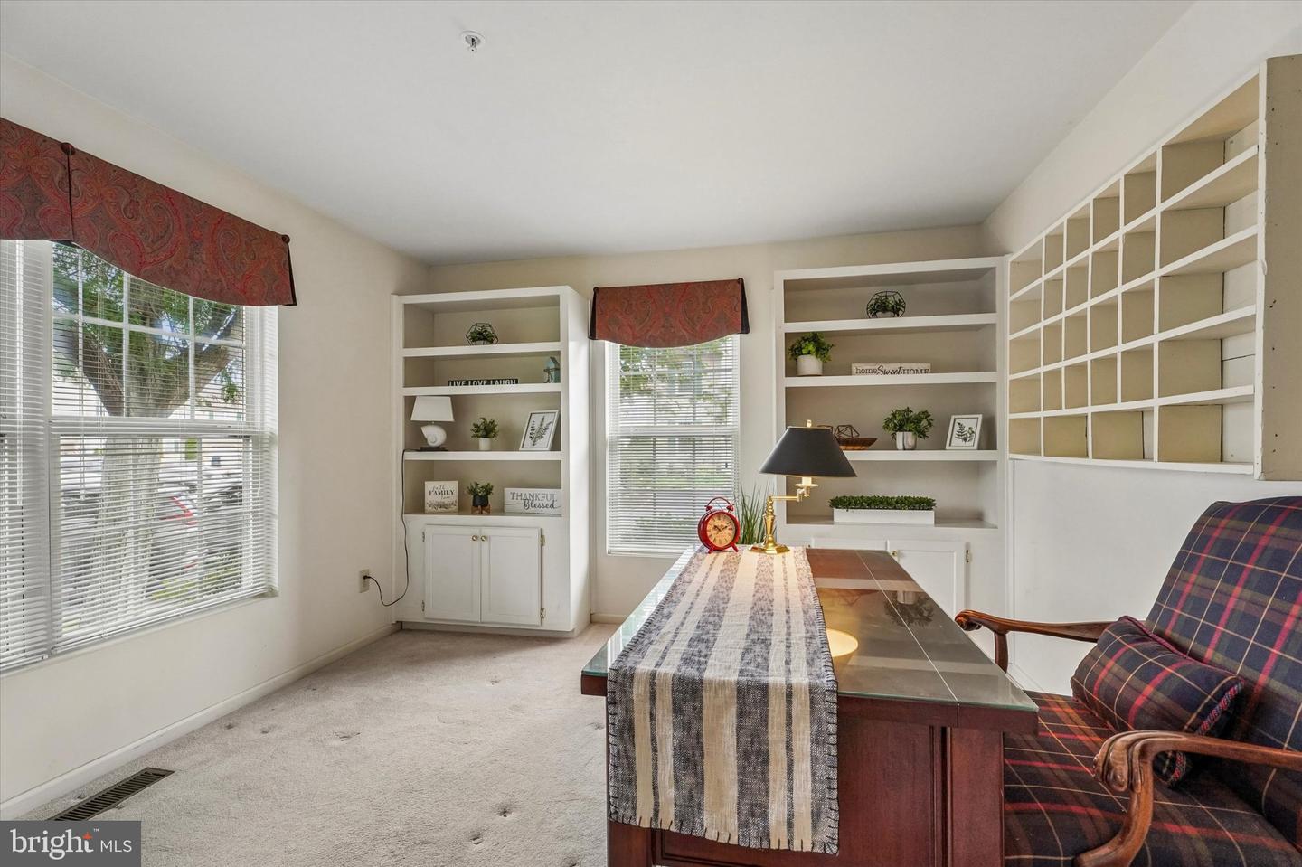 31 Bristol Ct Property Photo 5