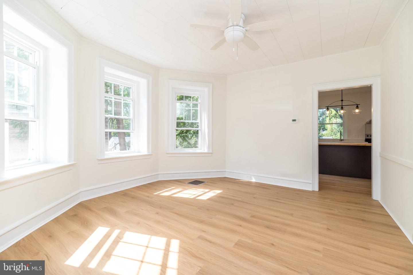 251 Washington Ln Property Photo 10