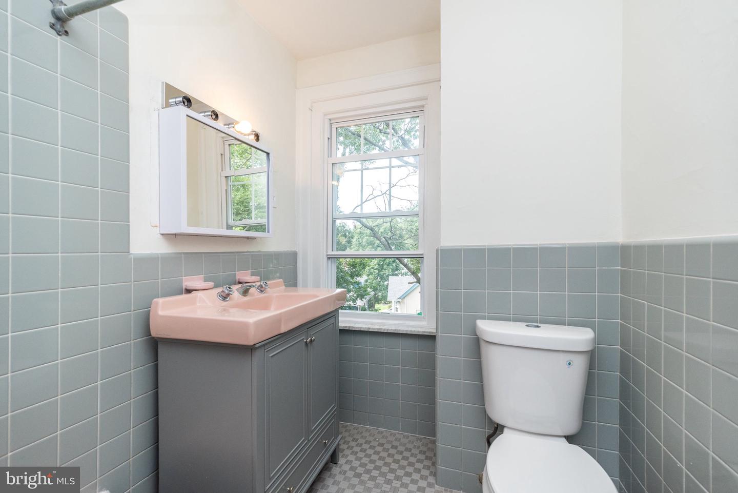 251 Washington Ln Property Photo 24