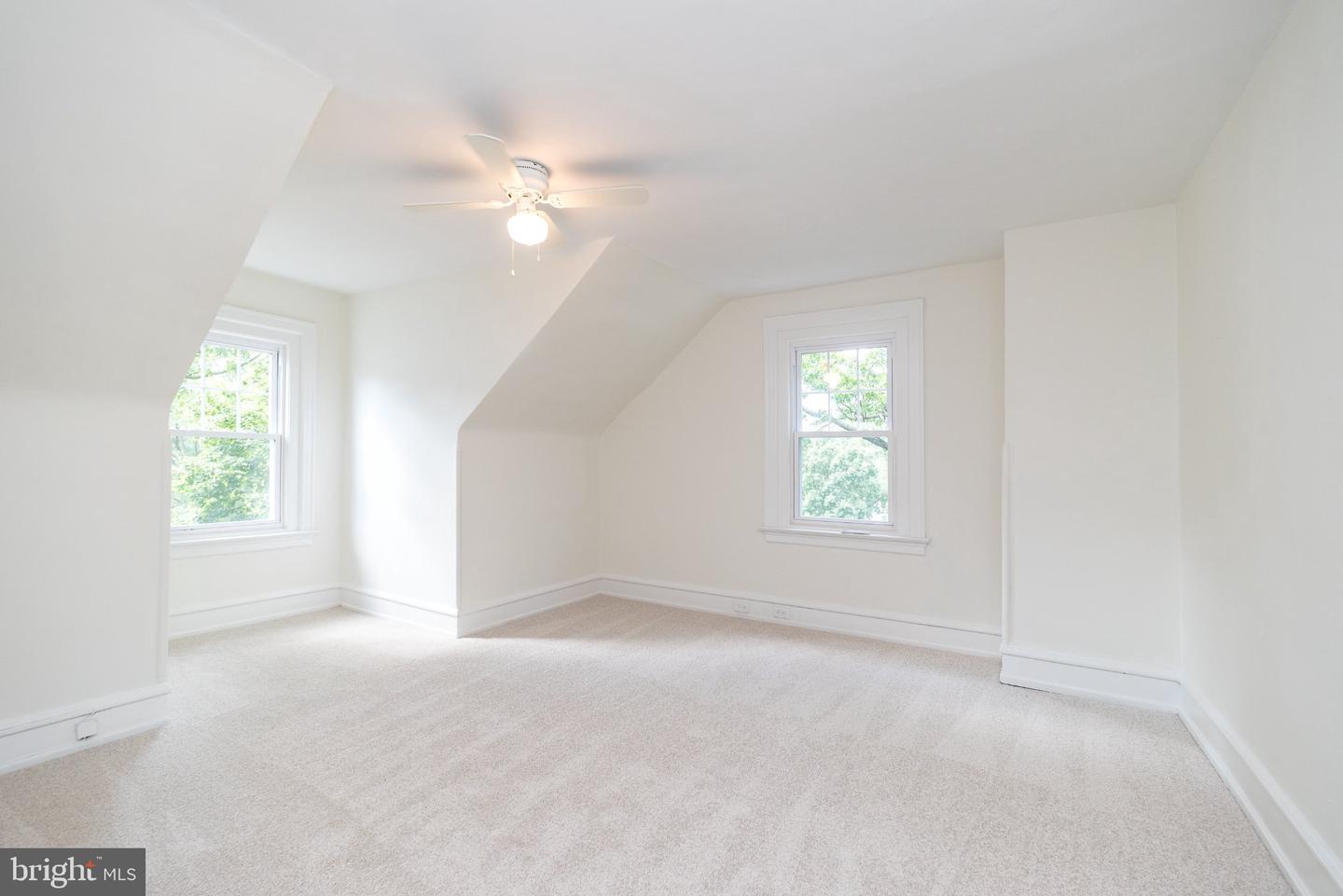 251 Washington Ln Property Photo 32