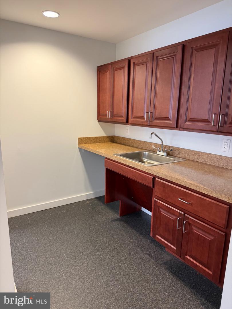1600 Church Rd #b100 Property Photo 8