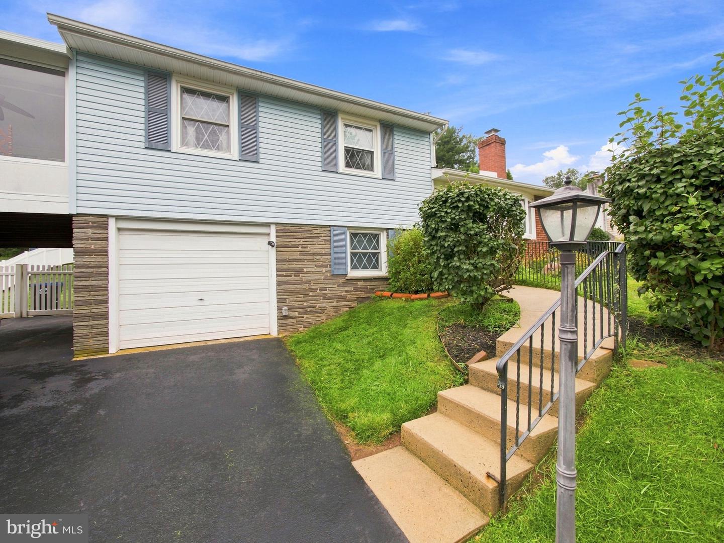 52 Ursinus Ave Property Photo 2