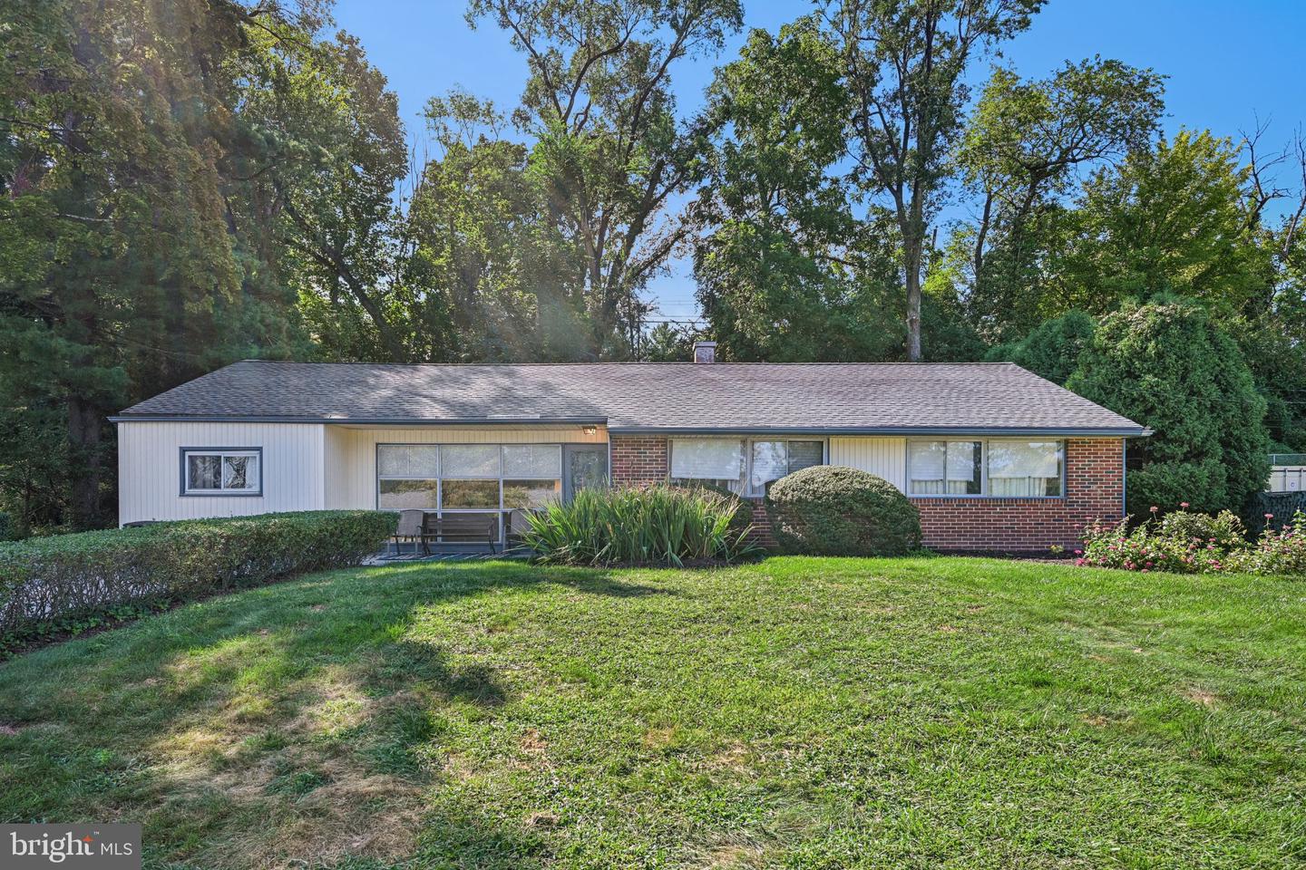 1404 Stotesbury Property Photo 1