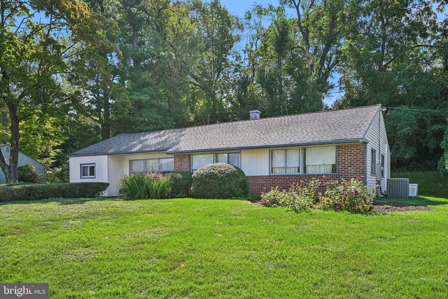 1404 Stotesbury Property Photo 3