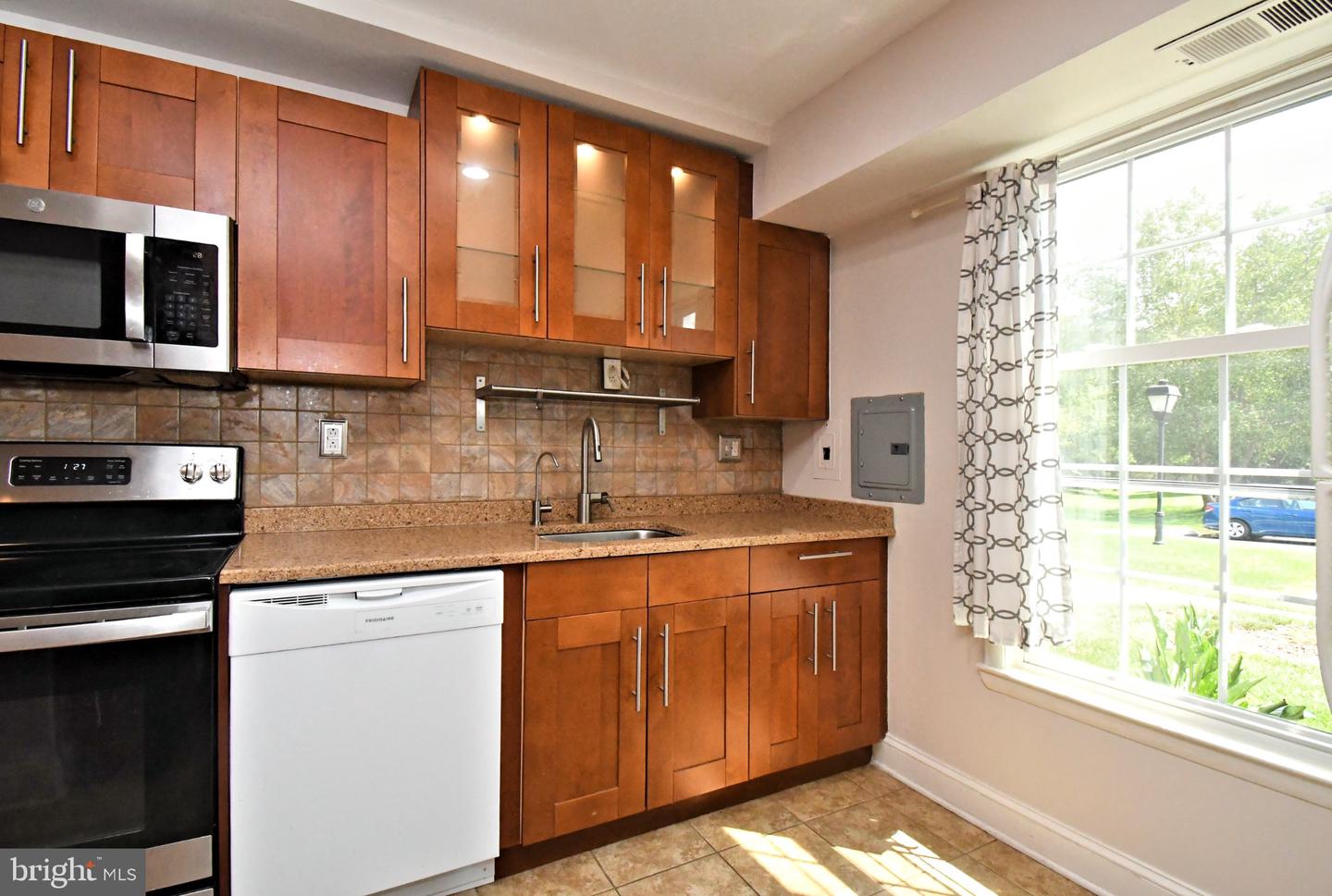 611 Piedmont Ct Property Photo 6