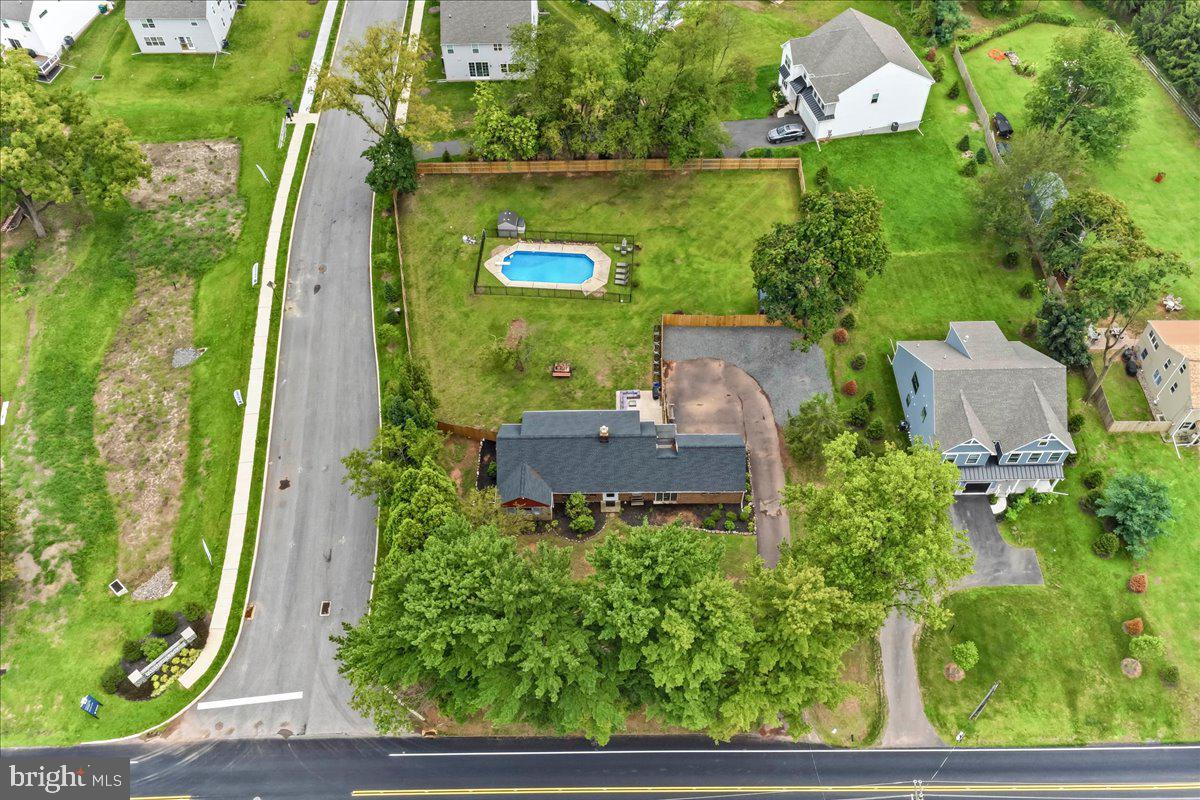 140 W 7th Ave Property Photo 39
