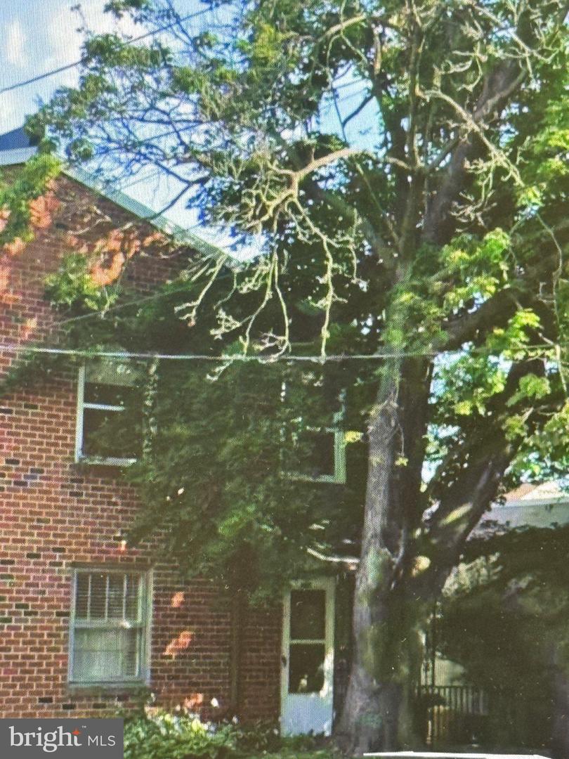 233-B 2ND FL ROESCH AVE #B Property Photo 1