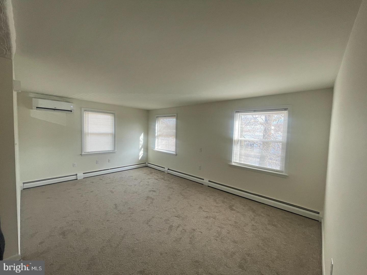 233-b 2nd Fl Roesch Ave #b Property Photo 3