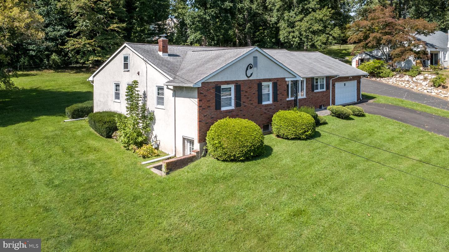 928 Twining Rd Property Photo 29