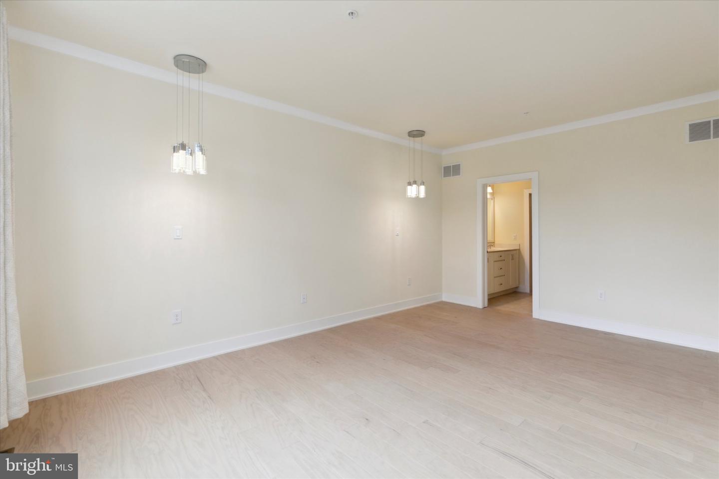 674 Levering St Property Photo 8