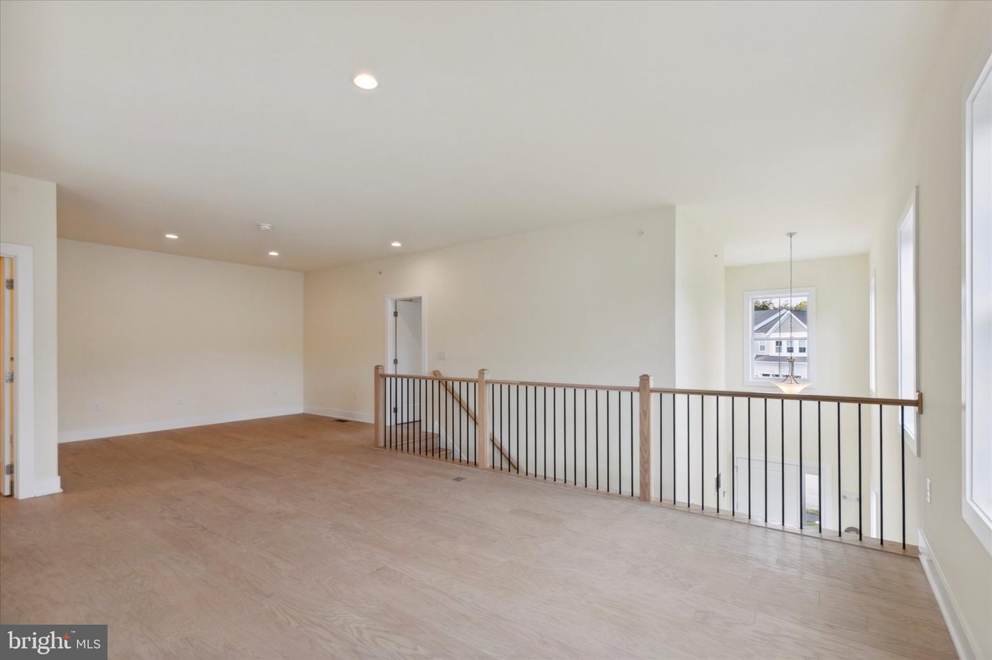 674 Levering St Property Photo 15