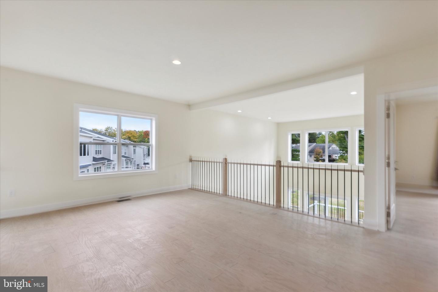 674 Levering St Property Photo 16