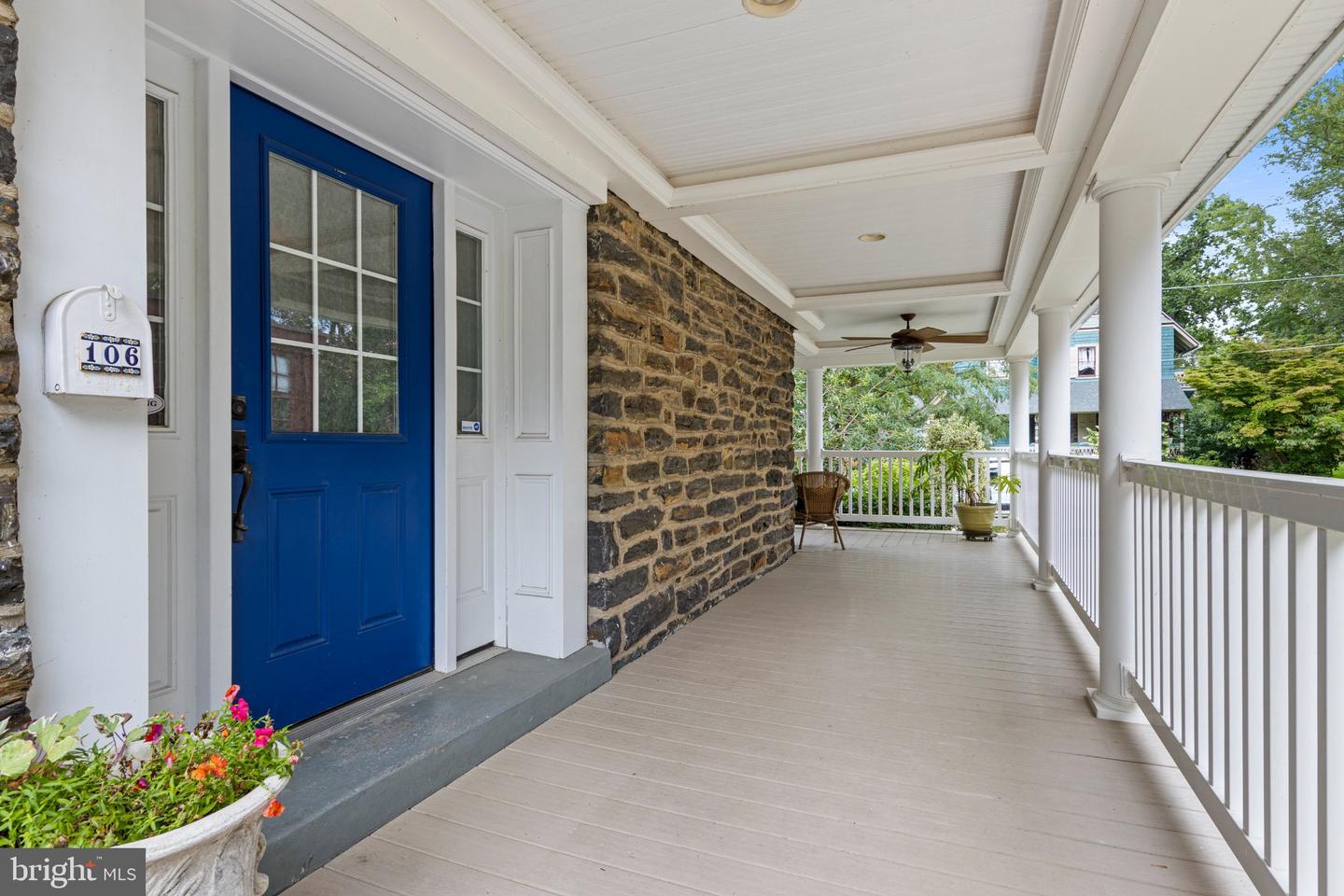 106 Woodside Ave Property Photo 1
