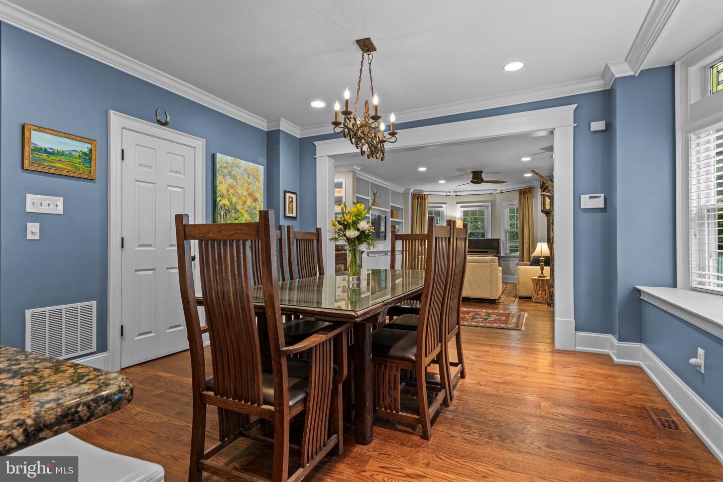 106 Woodside Ave Property Photo 8