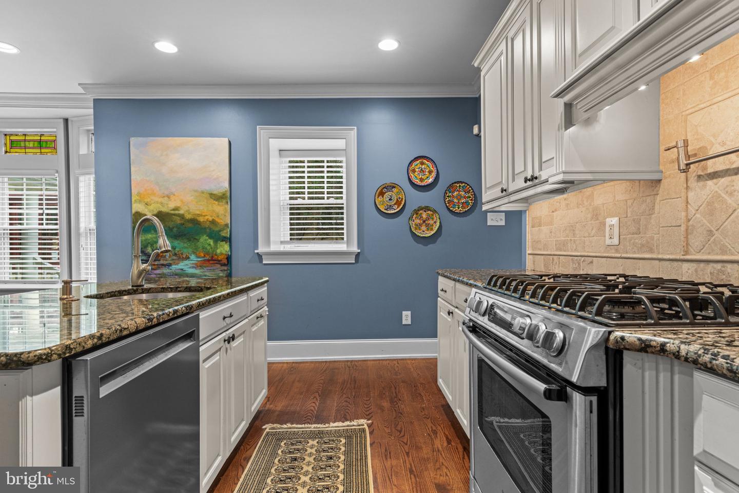 106 Woodside Ave Property Photo 11