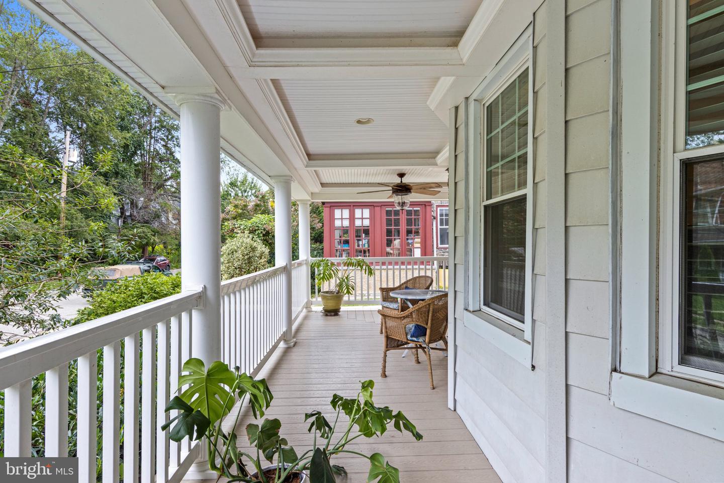 106 Woodside Ave Property Photo 33