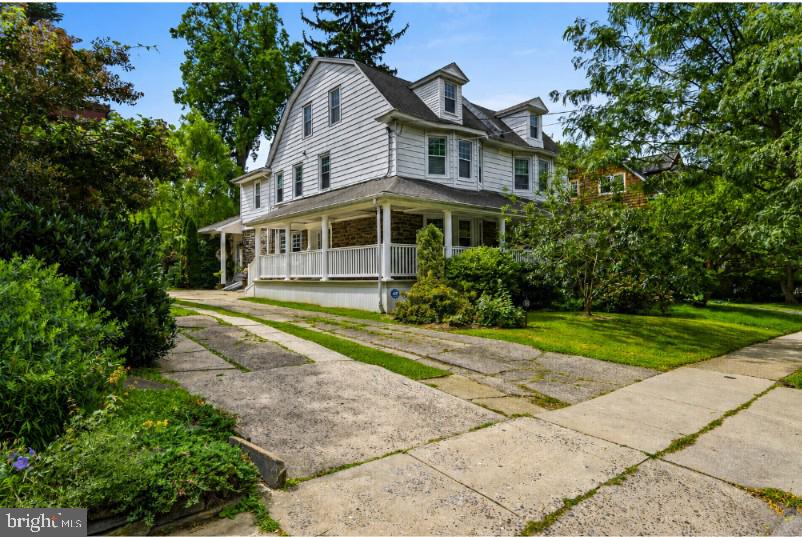 106 Woodside Ave Property Photo 37