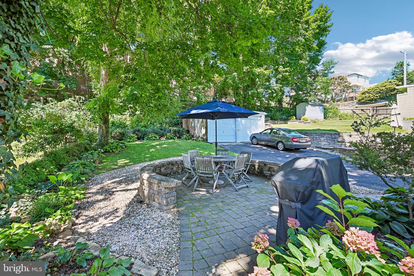 327 Greenwood Ave Property Photo 35