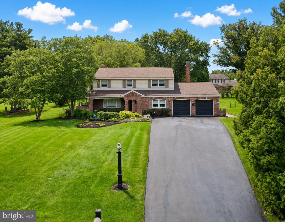1035 Archer Ln # Property Photo 1