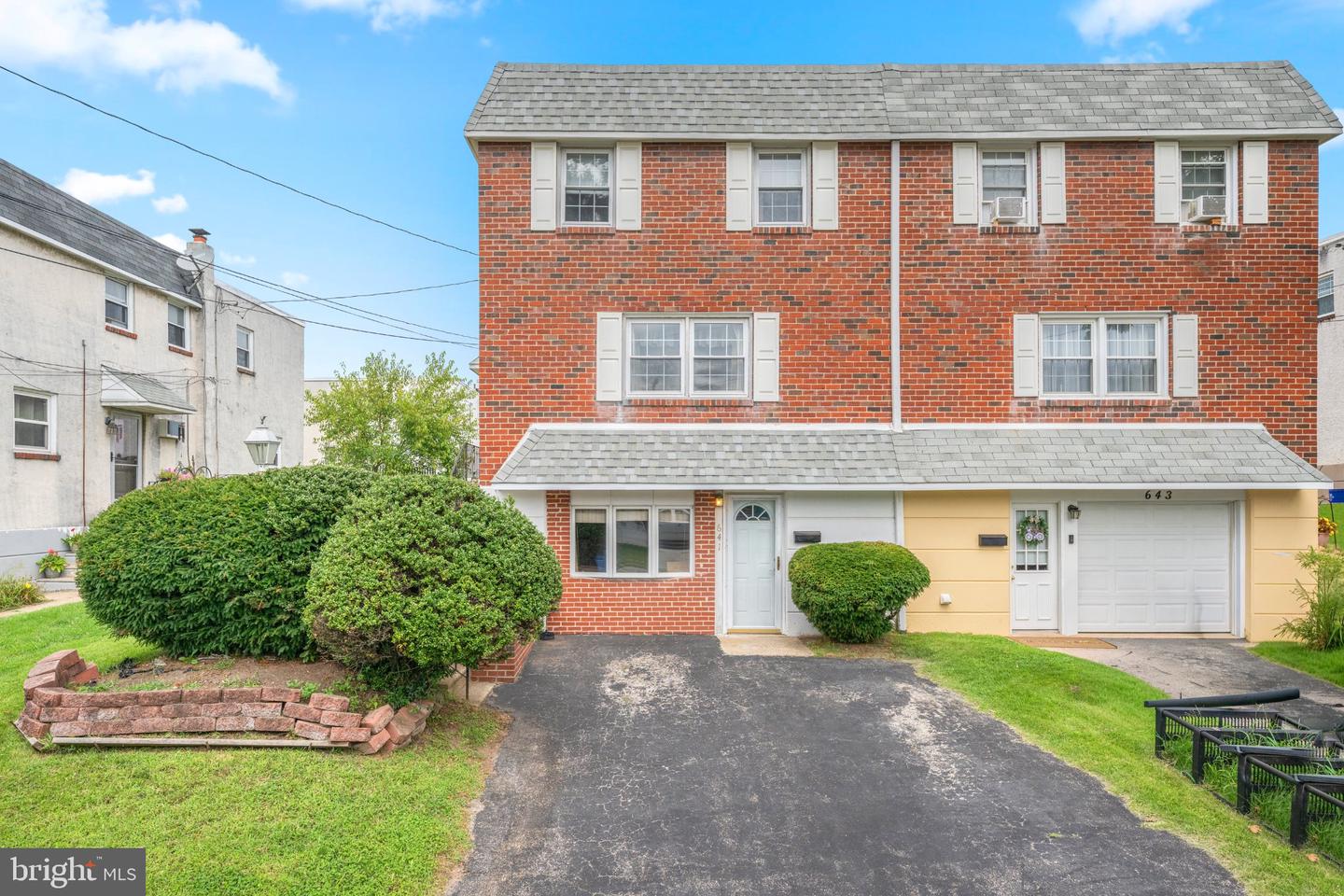 641 Caroline Dr # Property Photo 1