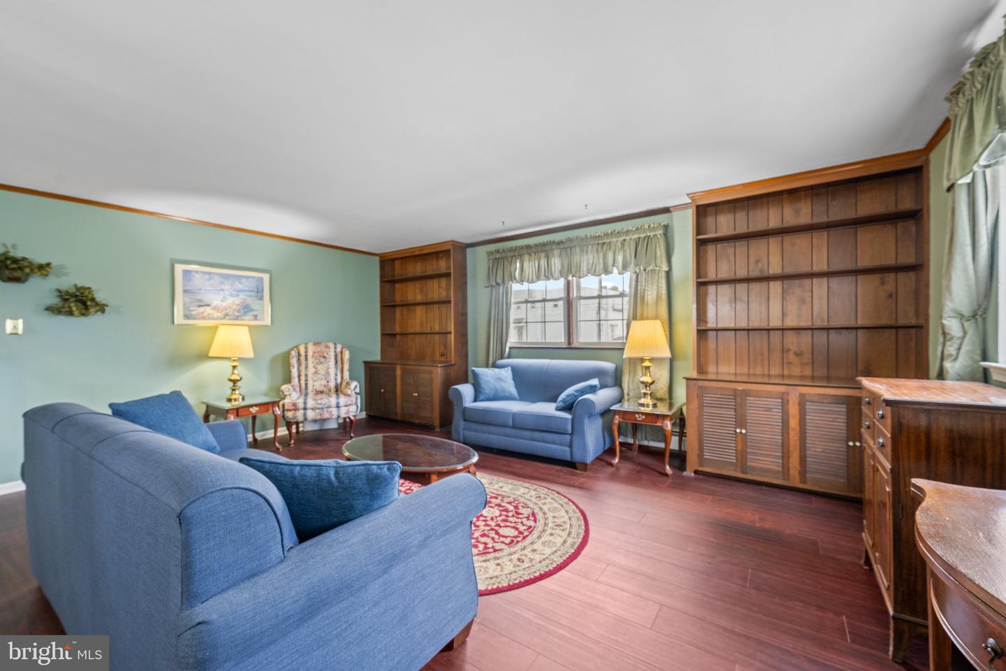 641 Caroline Dr # Property Photo 5