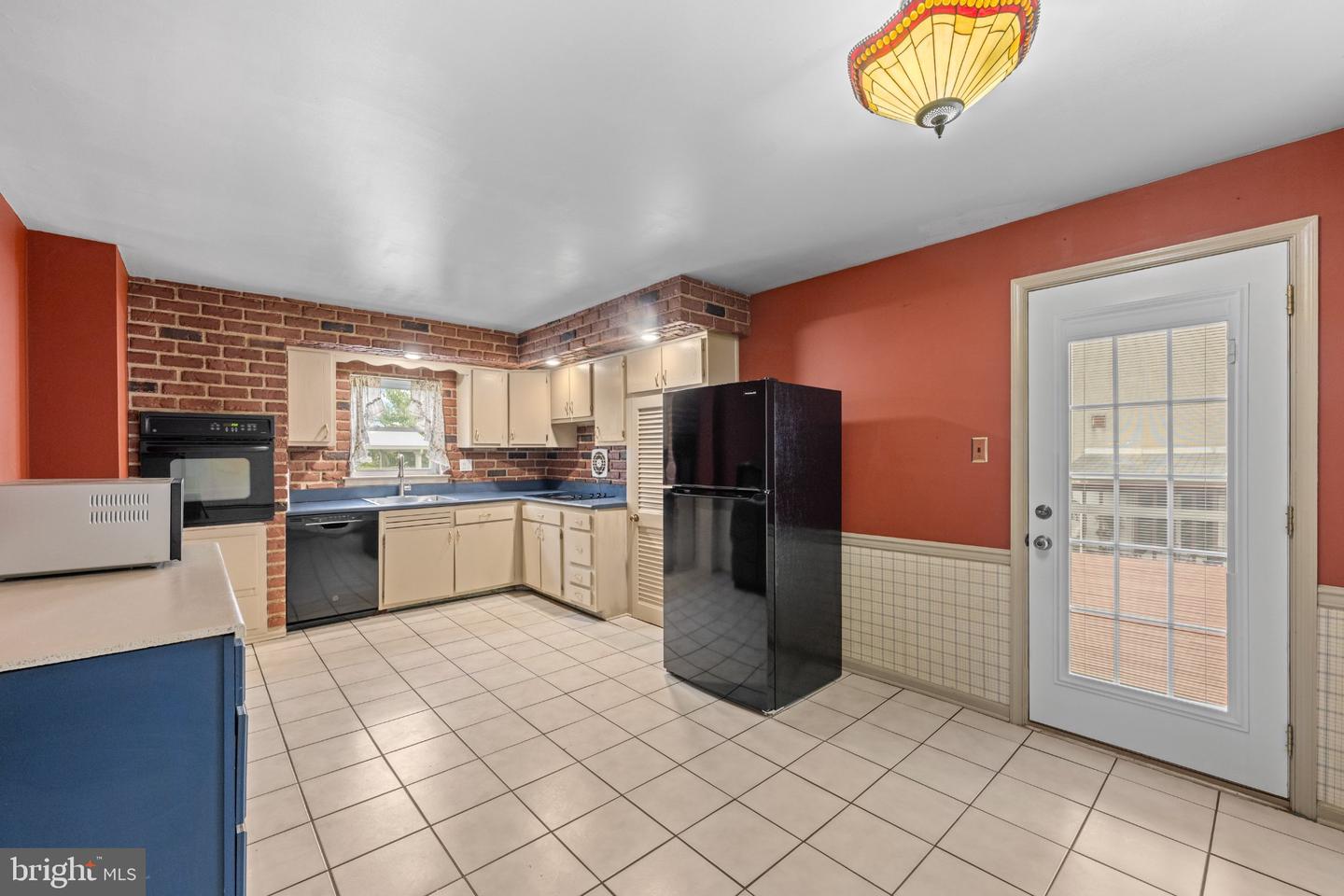 641 Caroline Dr # Property Photo 9