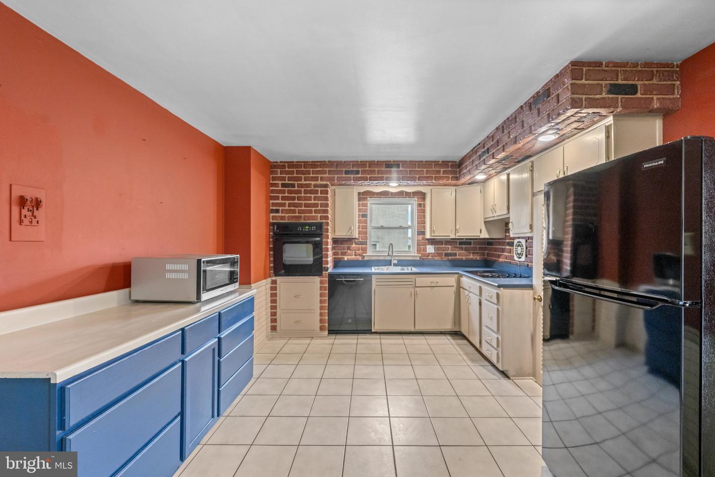 641 Caroline Dr # Property Photo 11