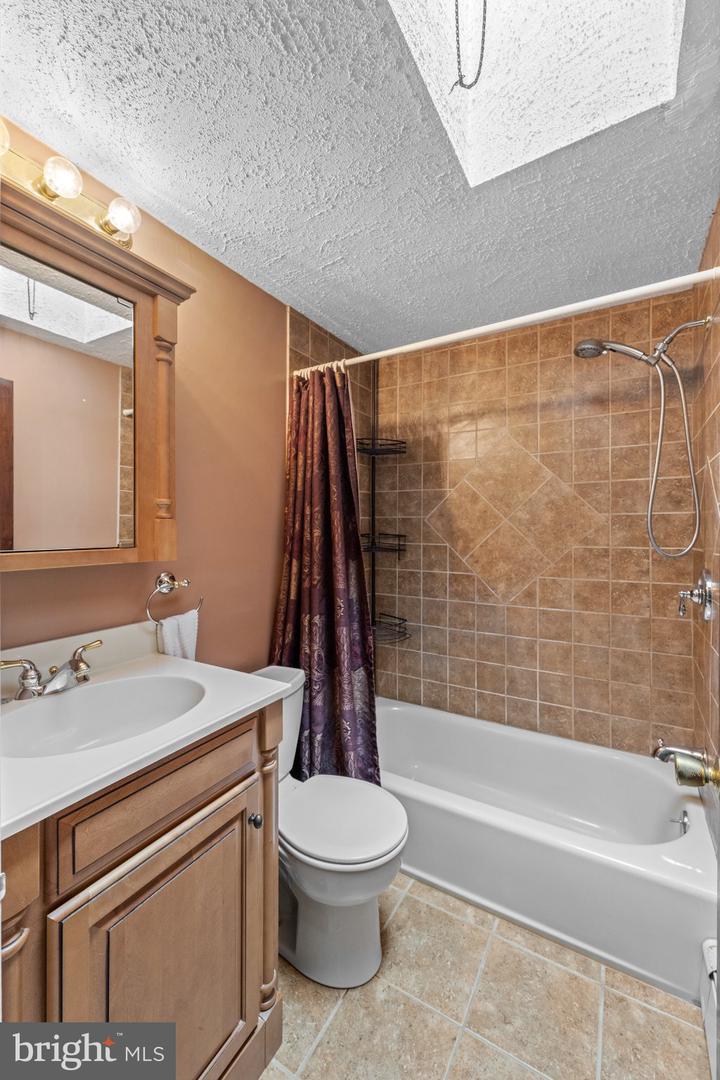 641 Caroline Dr # Property Photo 17