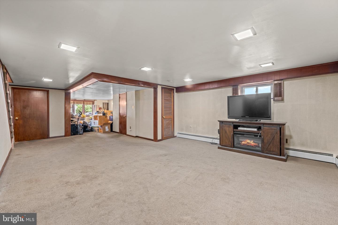 641 Caroline Dr # Property Photo 30