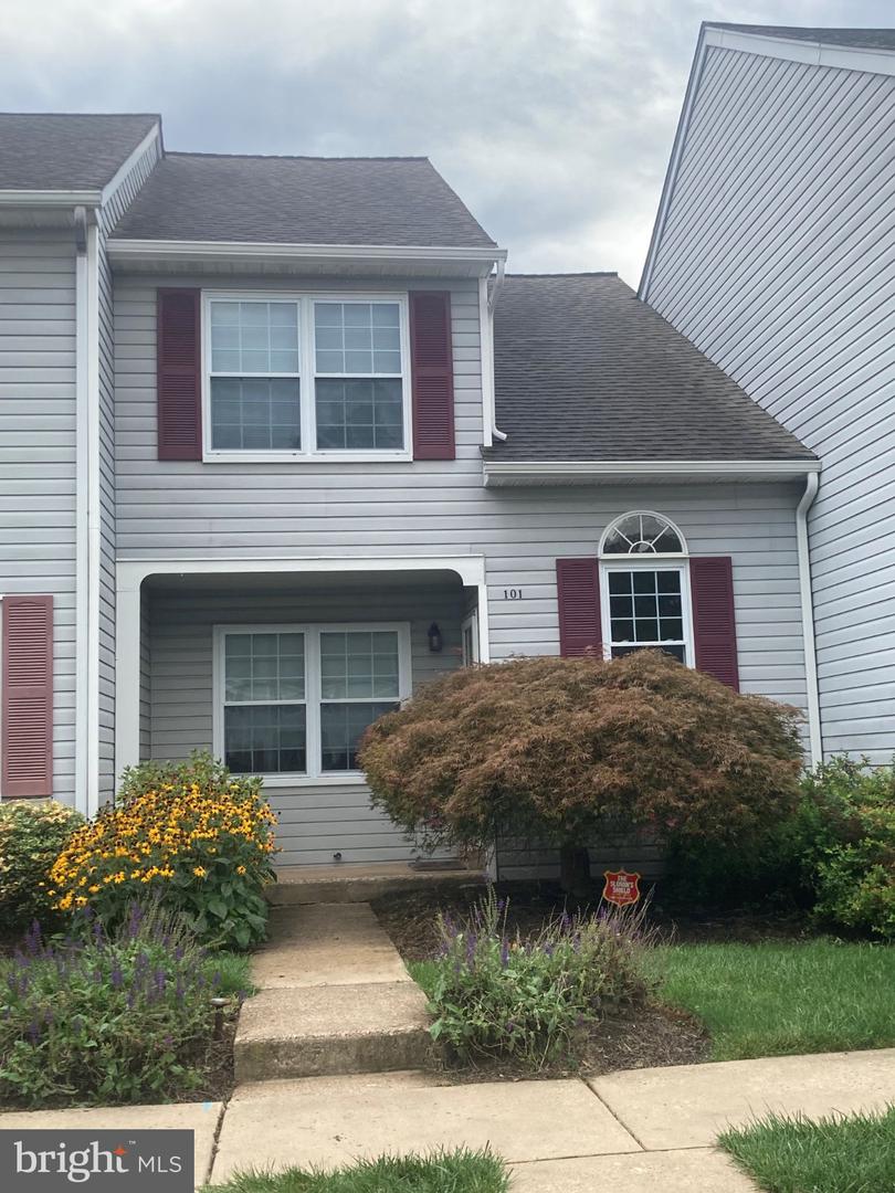 101 BEACON CT