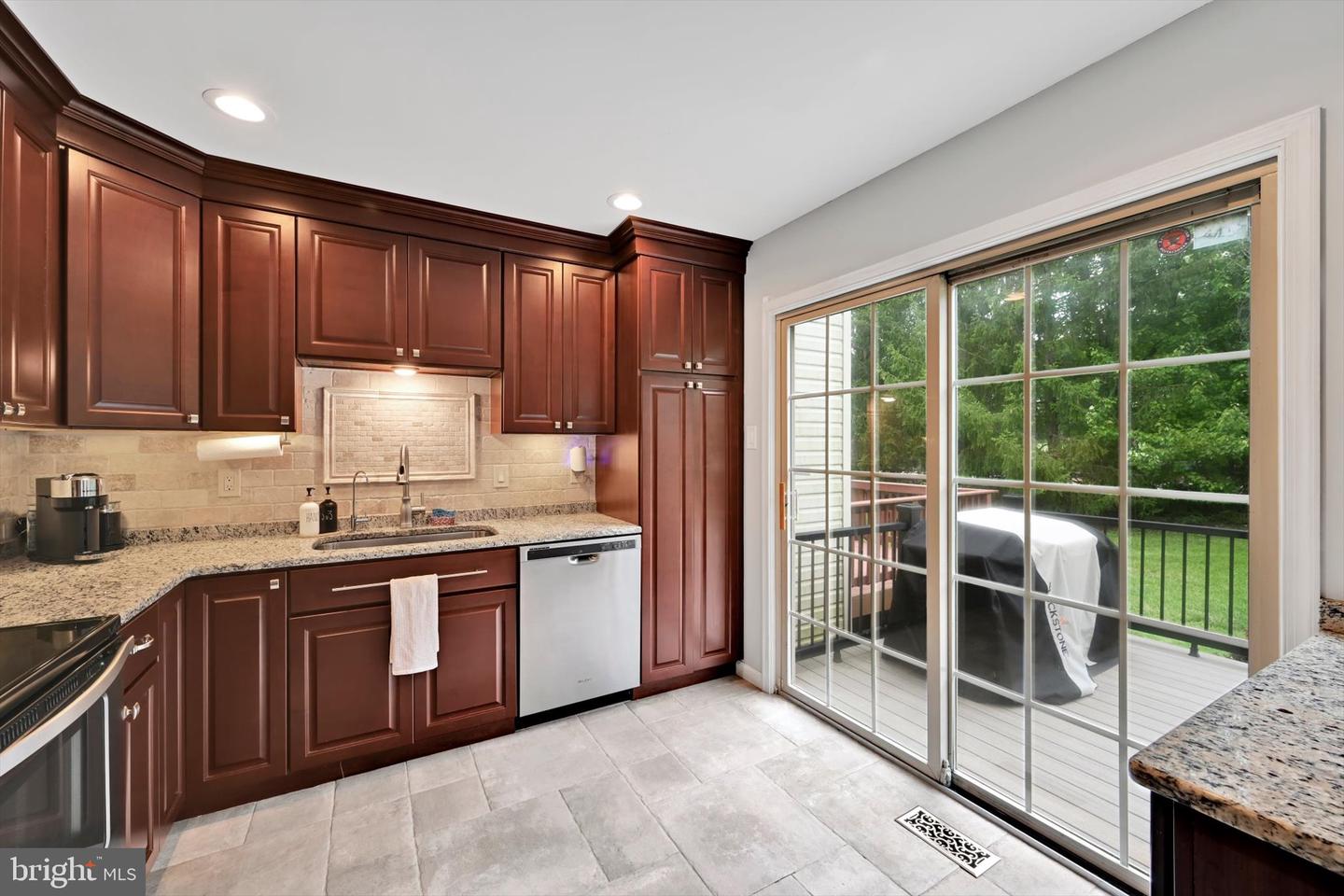 2806 Gateway Dr # Property Photo 16