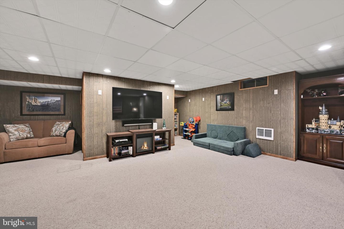 2806 Gateway Dr # Property Photo 36