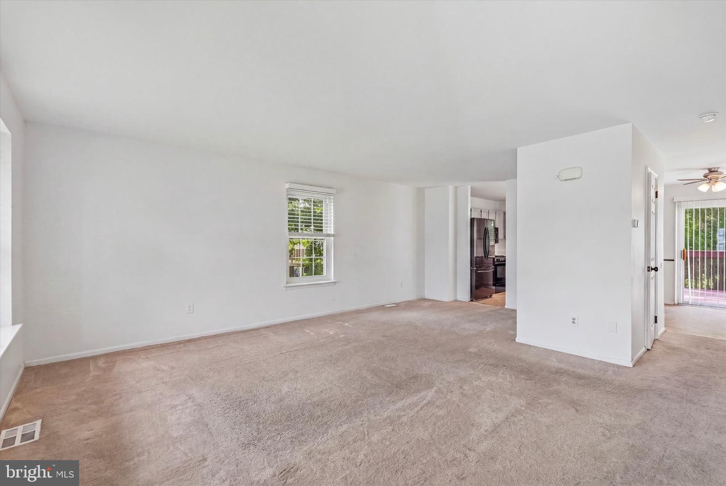 513 Carousel Cir Property Photo 3
