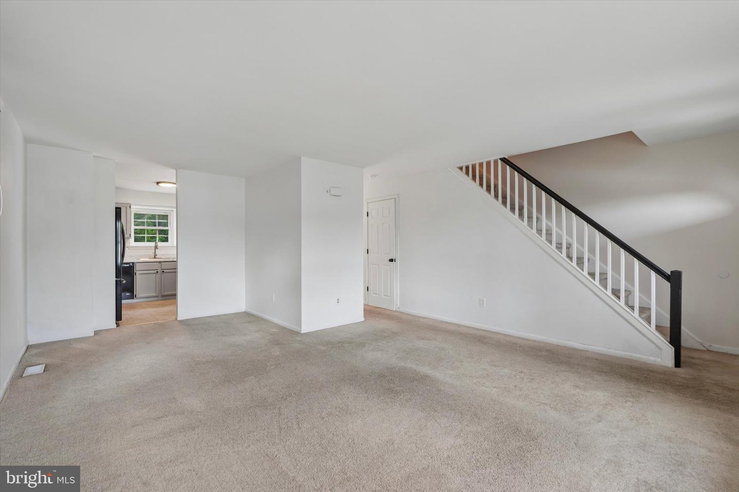 513 Carousel Cir Property Photo 4
