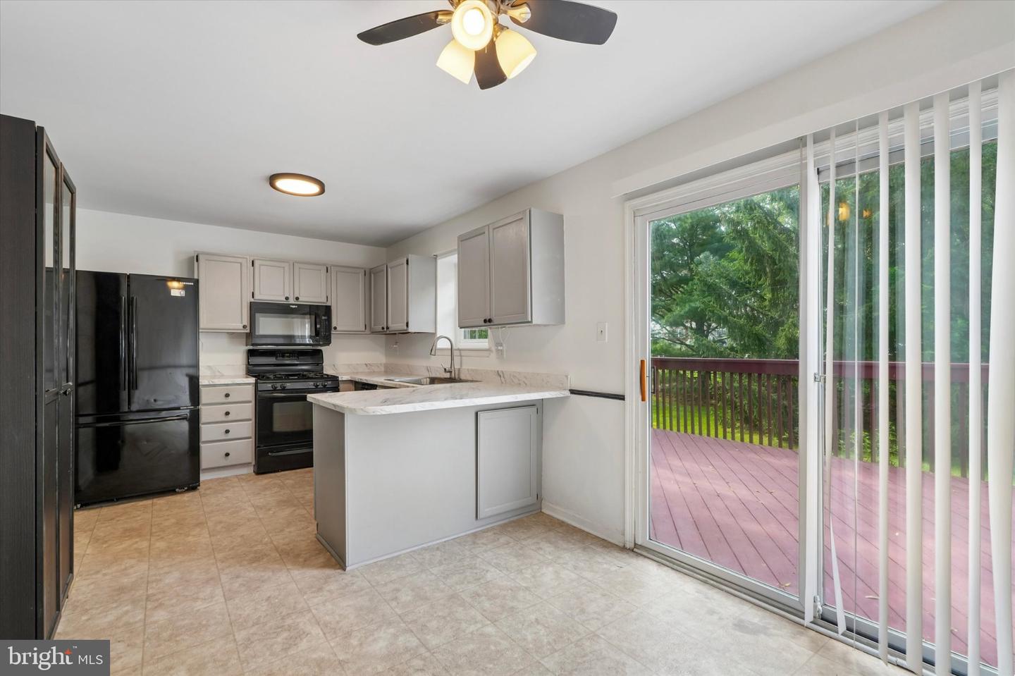 513 Carousel Cir Property Photo 14