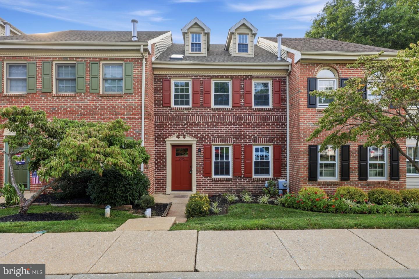 206 GEORGETOWNE CT