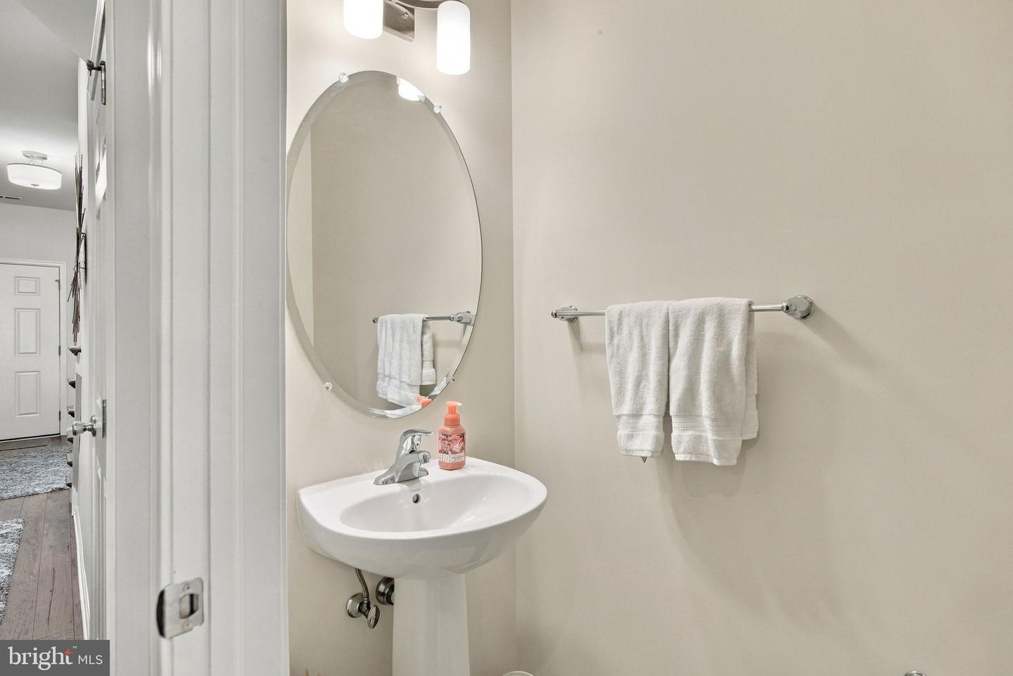 204 Spring Ln Property Photo 11
