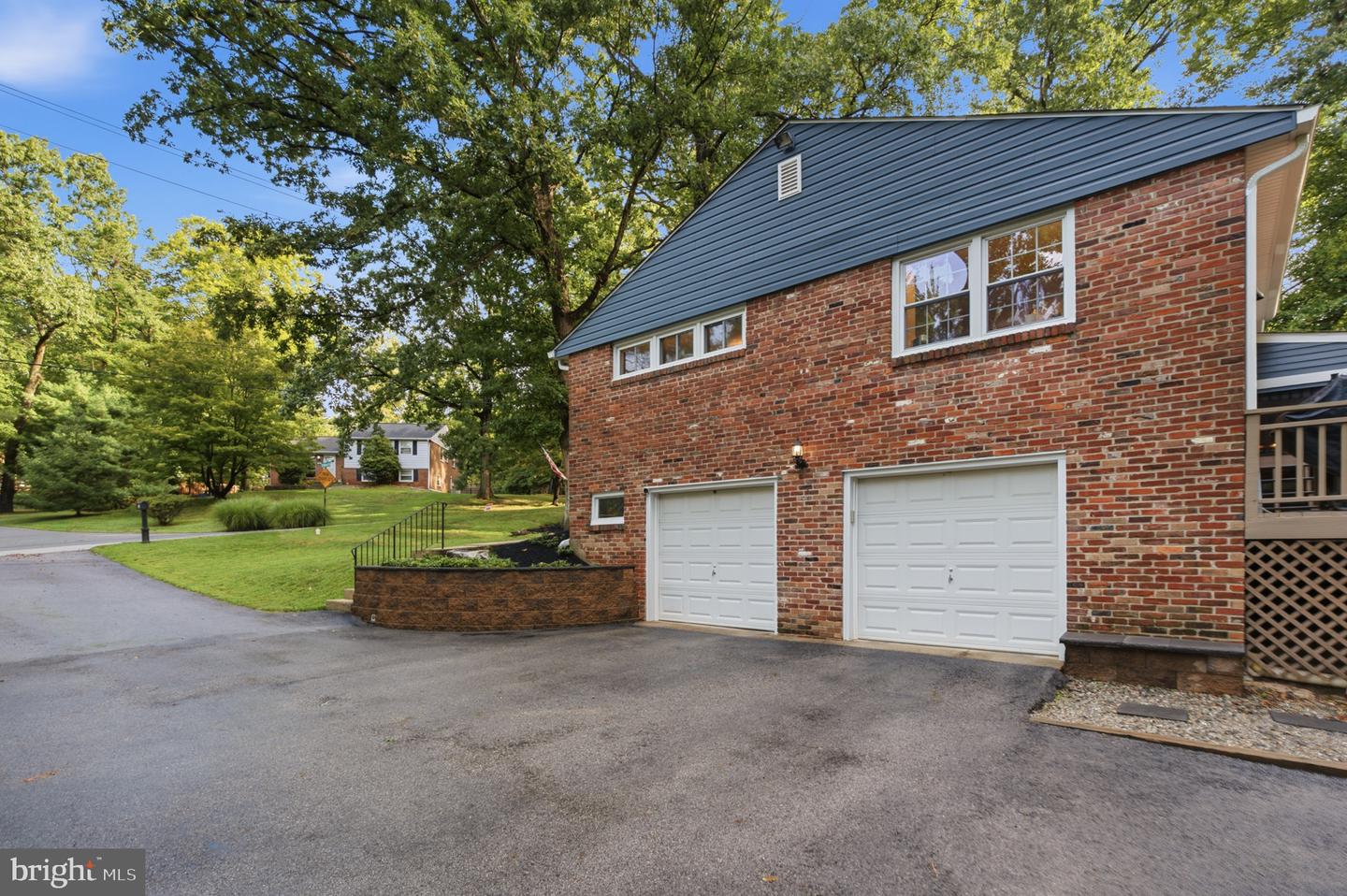 687 Brookwood Rd Property Photo 42
