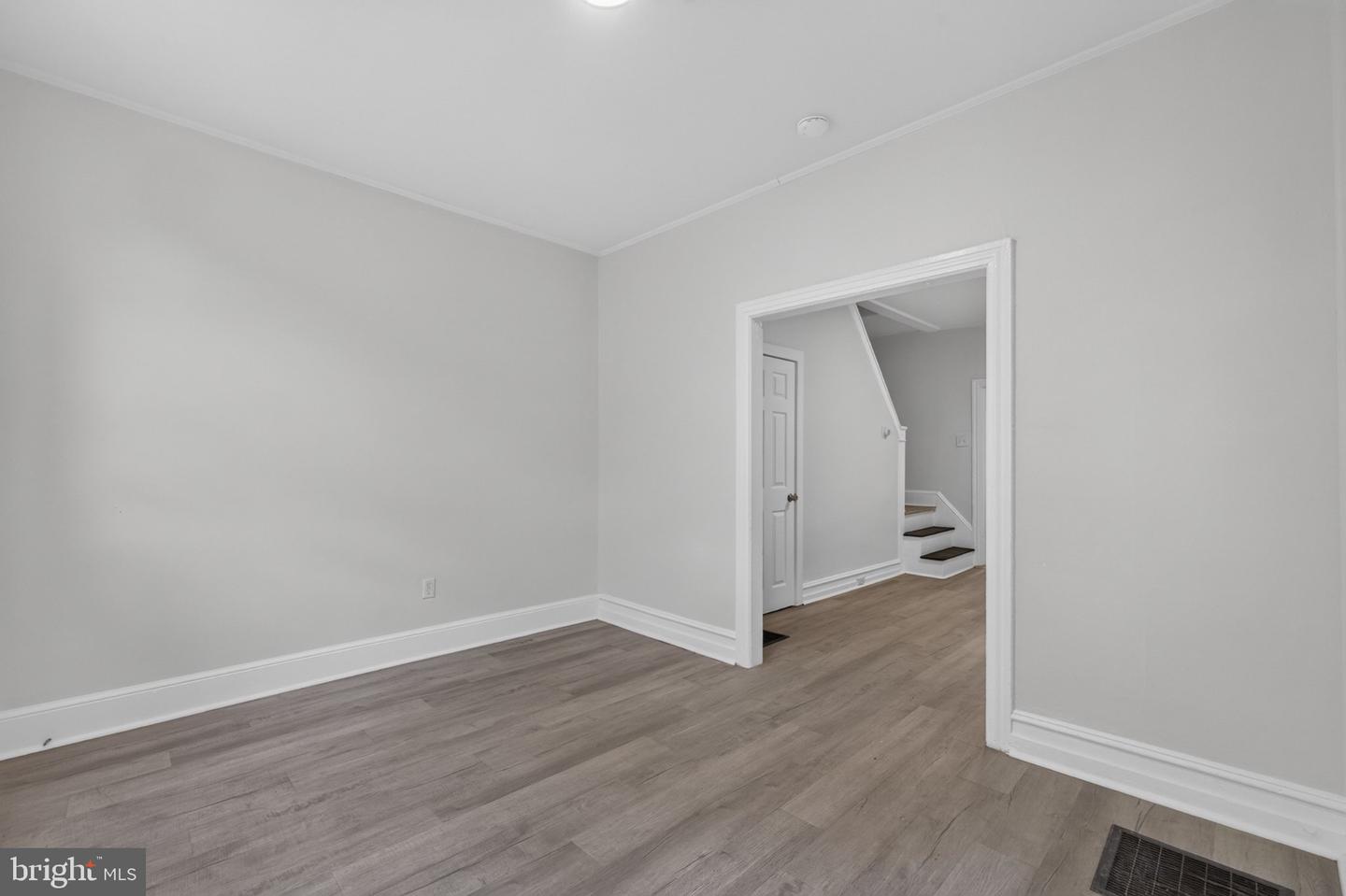 109 N Warren St Property Photo 3