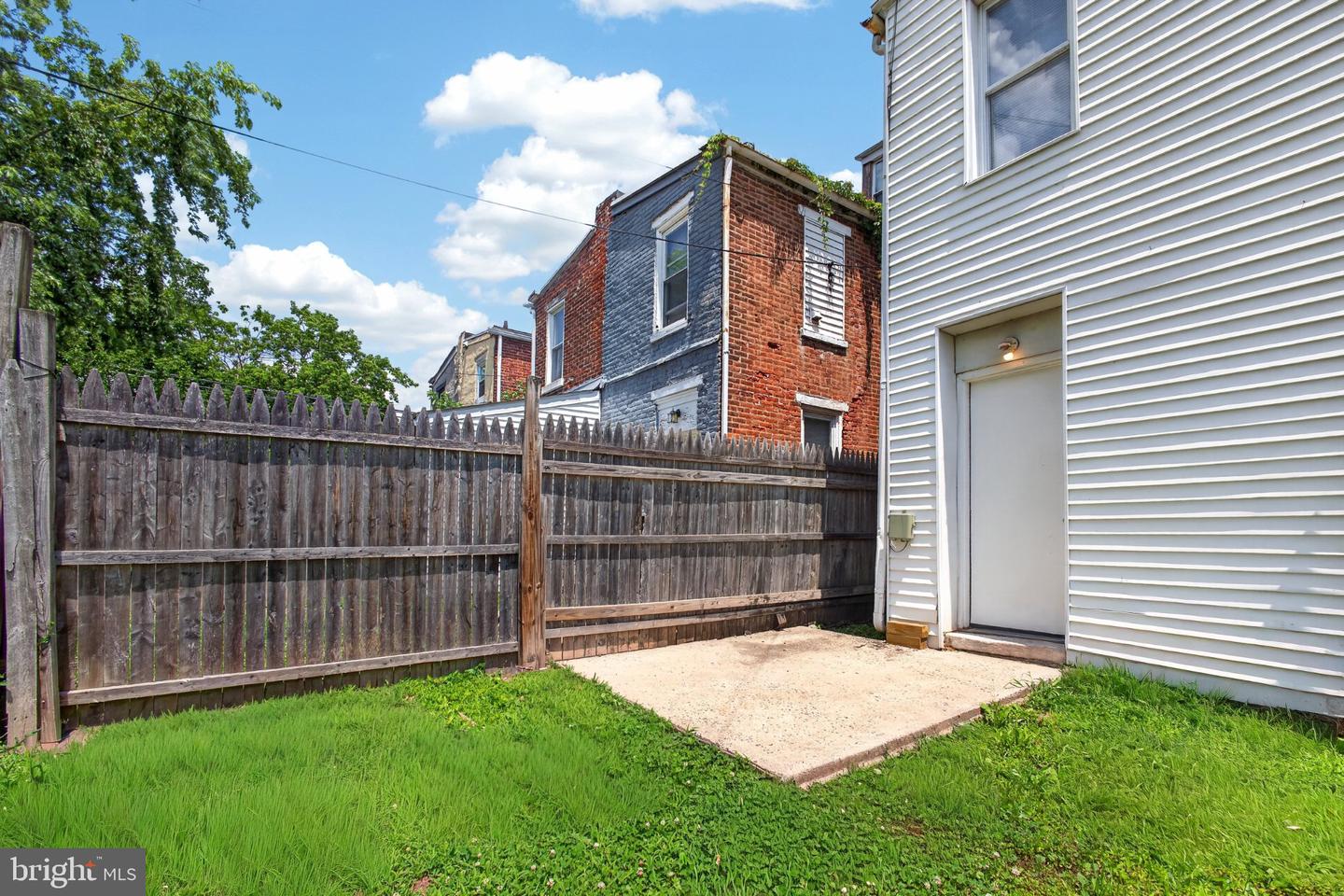 109 N Warren St Property Photo 17