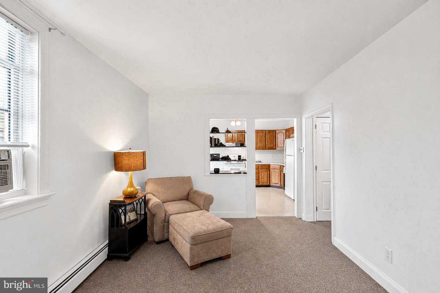 434 W Walnut St Property Photo 4