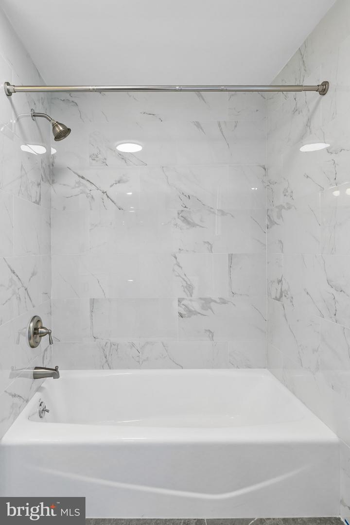 17 Jefferson St #a Property Photo 12