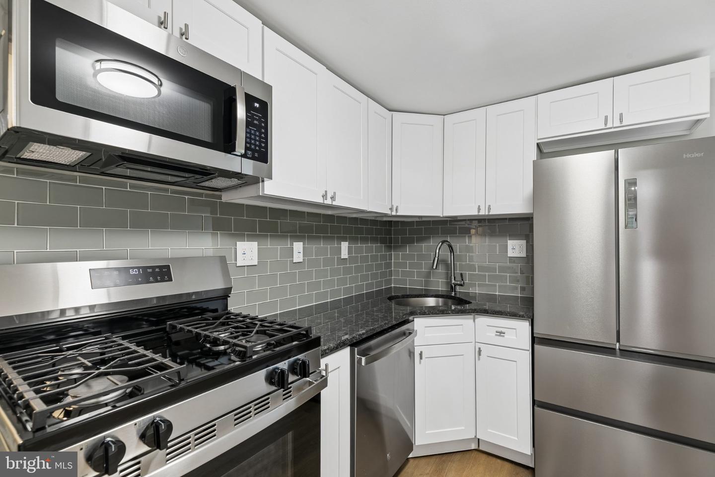 17 Jefferson St #a Property Photo 19